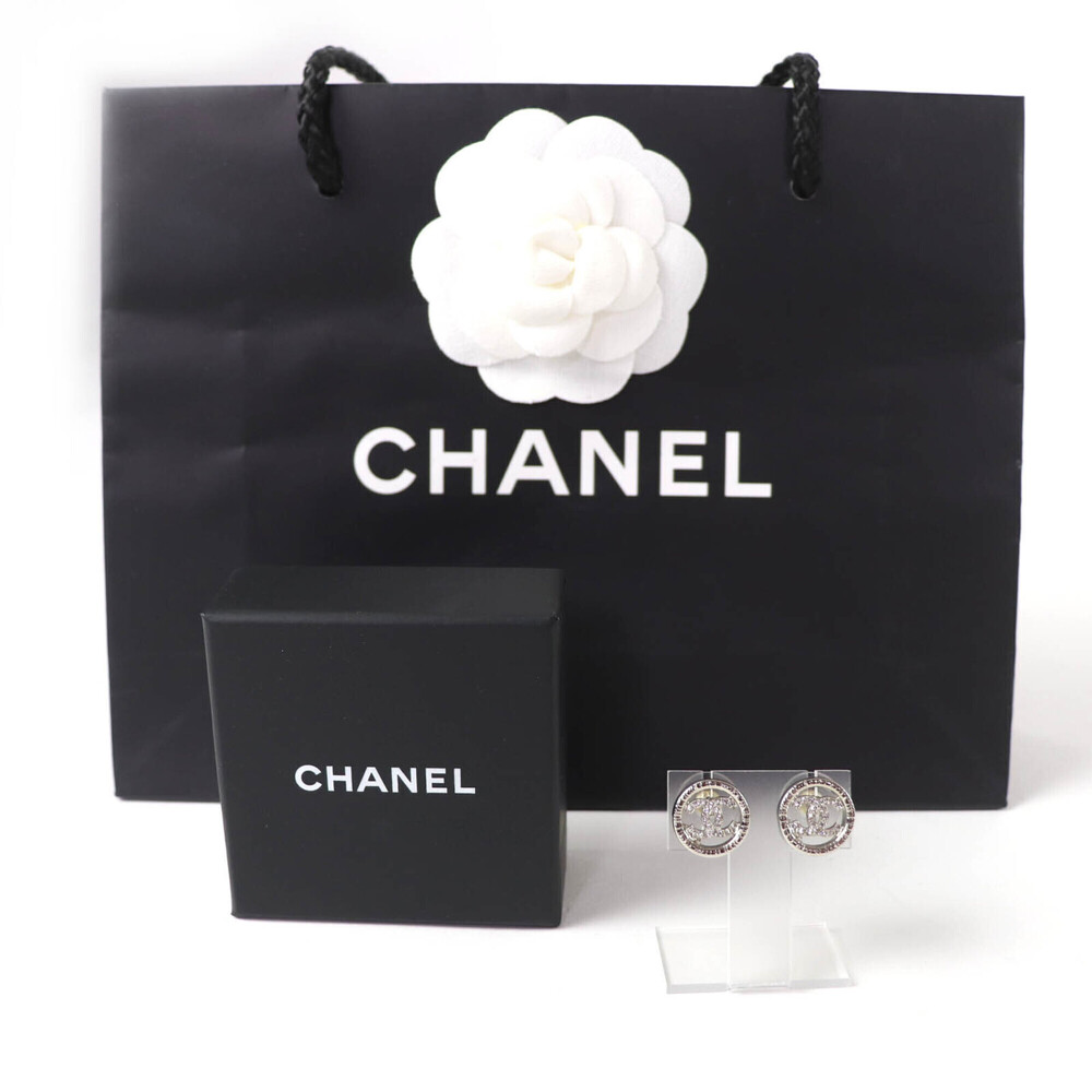 CHANEL Earrings - Picture 2 of 8